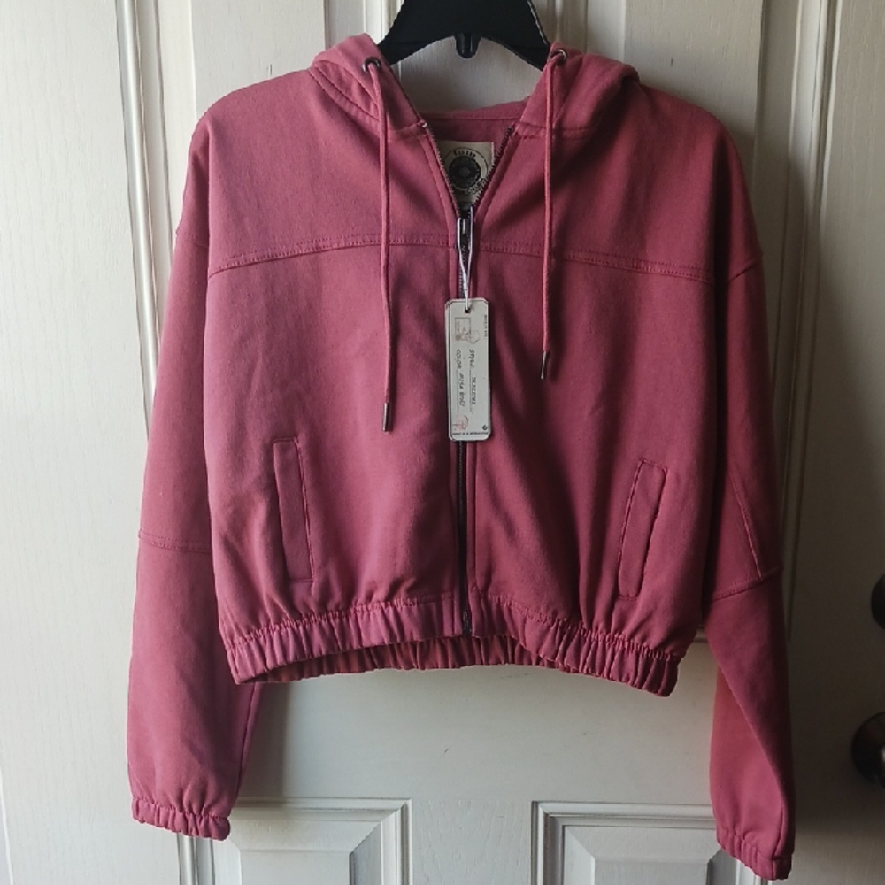 ***Ashley Vintage Charm Rose Color Zip Up Cropped Hoodie - NEW - Size Medium